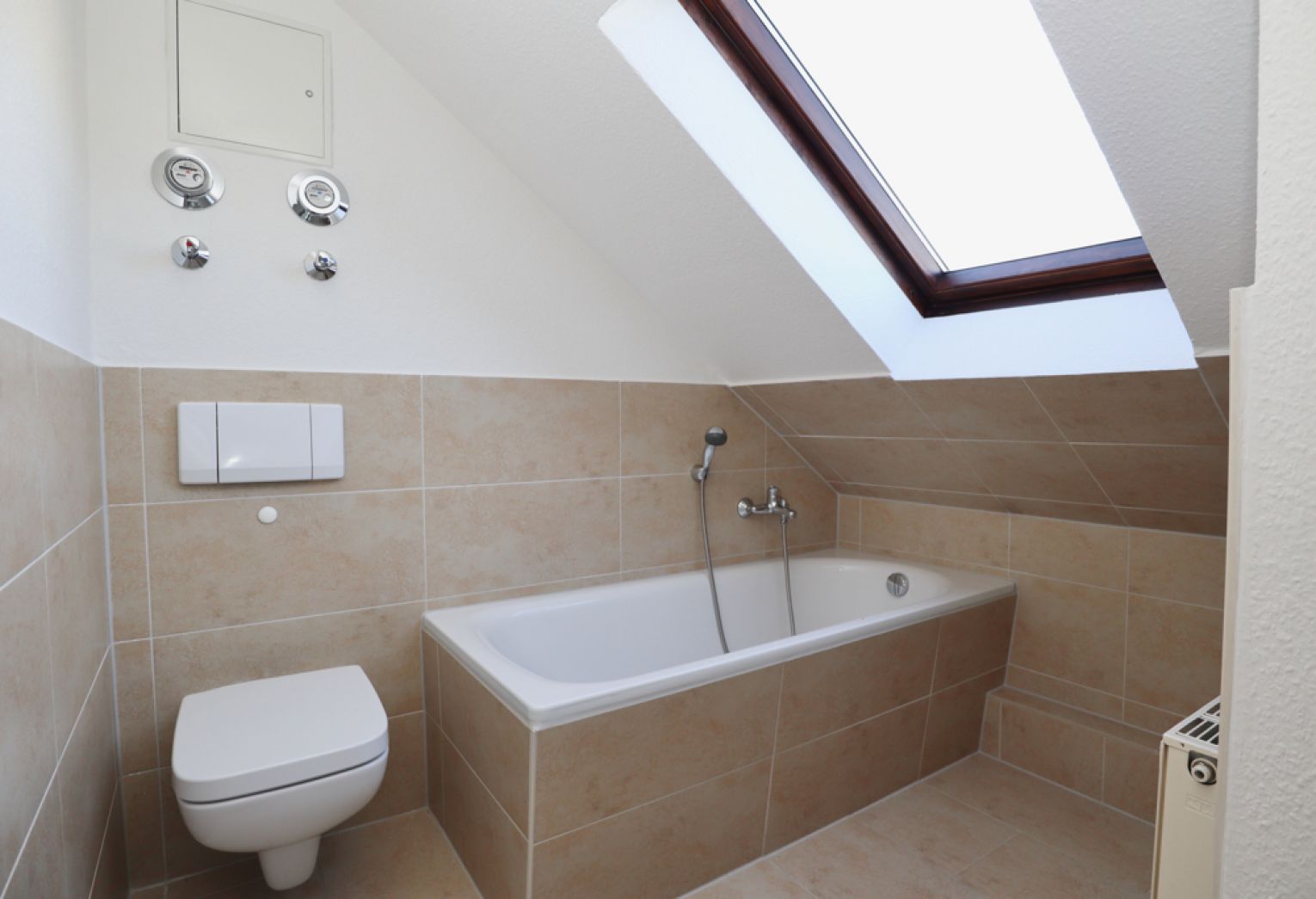 3-Zimmer Wohnung • in Ebersdorf • saniert • Dusche und Wanne • ruhige Lage •