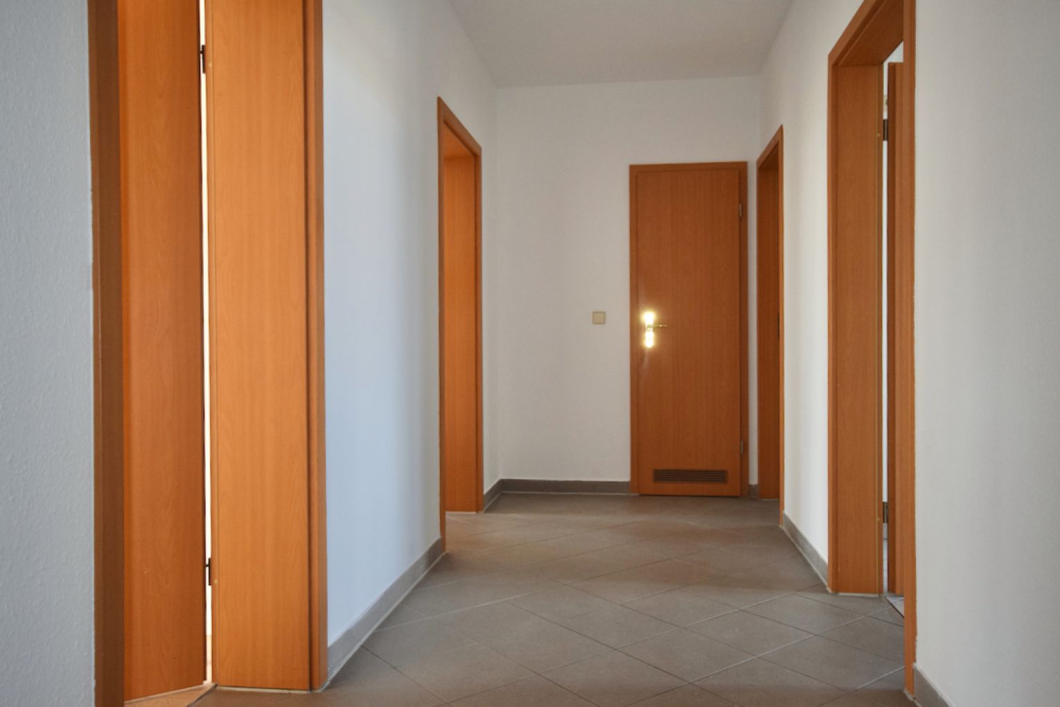 Kaßberg • Balkon • 3 Zimmer • neues Laminat • Bad mit Wanne • Hausgarten • jetzt Mieten