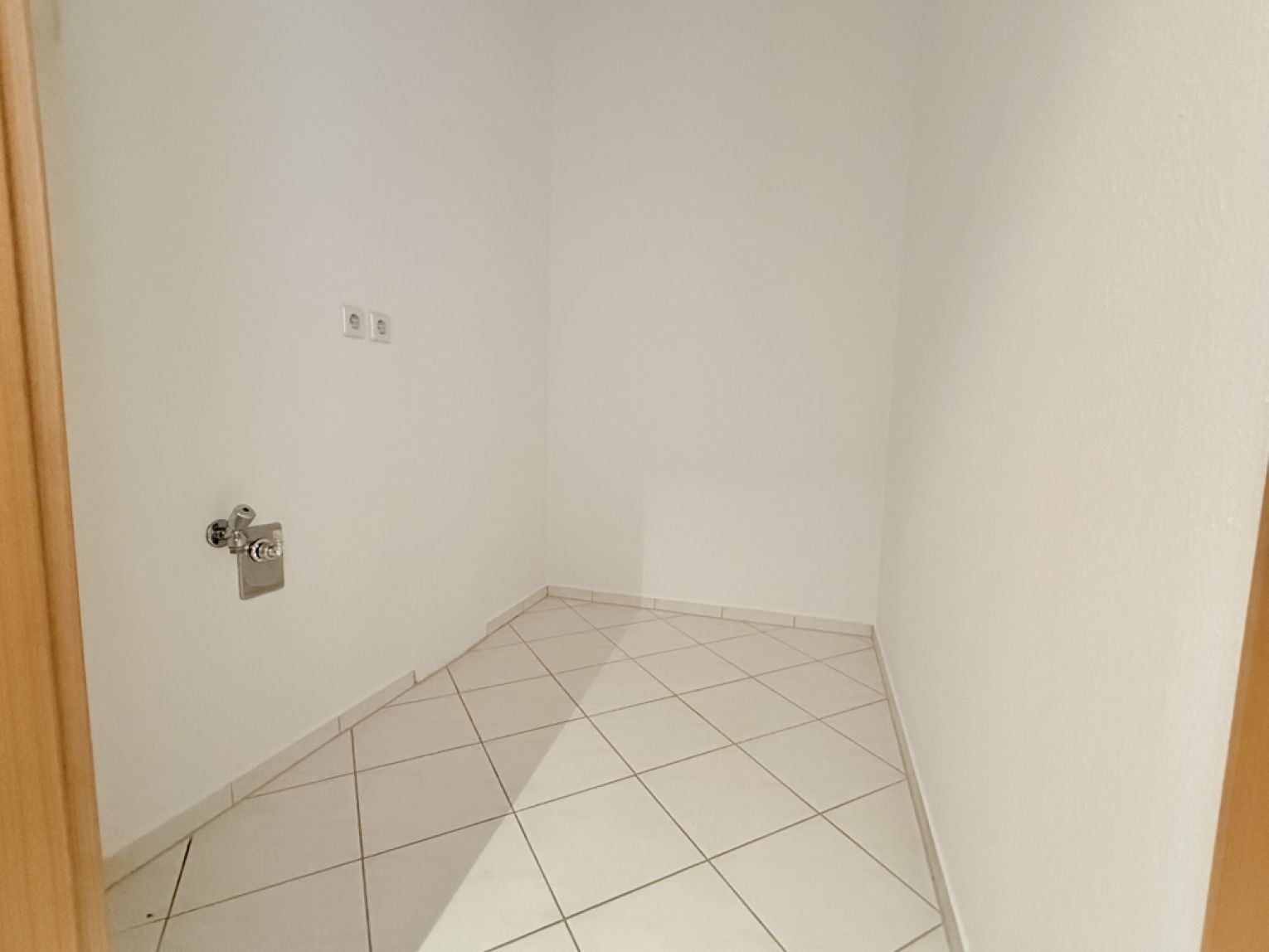 TOP • 2-Zimmer Wohnung • in Kappel • Balkon • modernes neues Laminat • mit Dusche • jetzt mieten !?