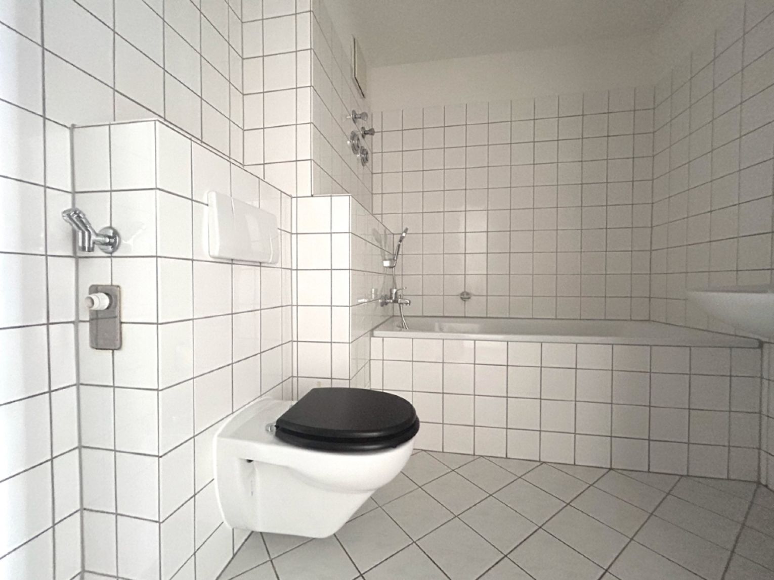 1 Zimmer • Balkon • Einbauschrank • Aufzug • Tiefgarage • Kaßberg • schnell sein lohnt sich