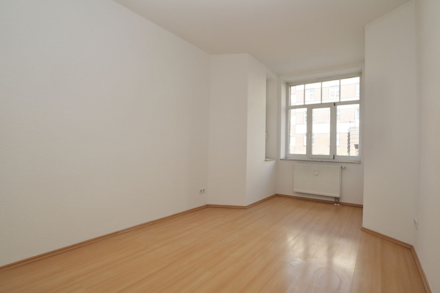 Einbauküche • Bernsdorf • Chemnitz • Balkon • Erdgeschoss • 3- Raum Wohnung • zur Miete