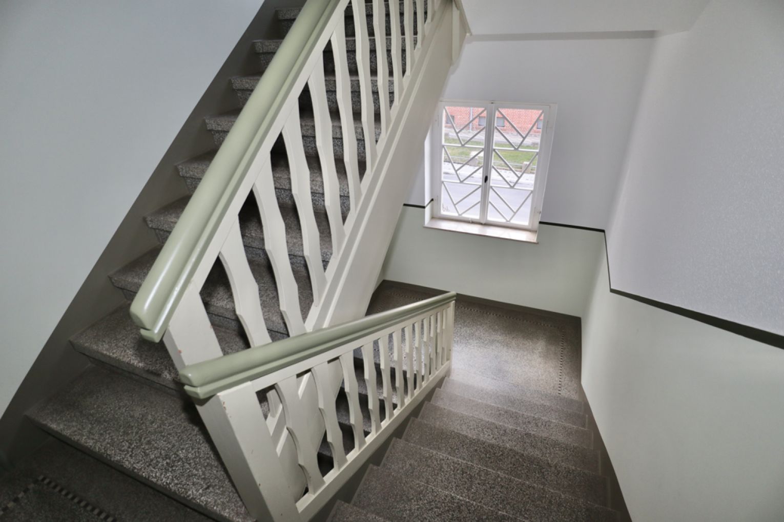 Dachgeschoss • 3-Zimmer Wohnung • Gablenz • Stellplatz • Terrasse • Chemnitz • Tageslichtbad • Miete