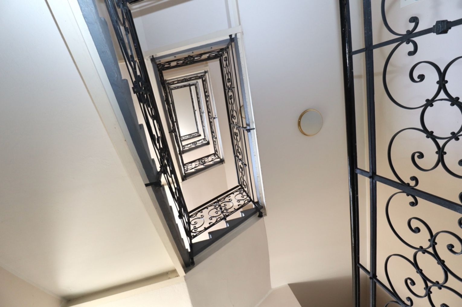 3-Raum Wohnung • 2 Bäder • Parkettboden • Kaßberg • zur Miete • große Räume • besichtigen