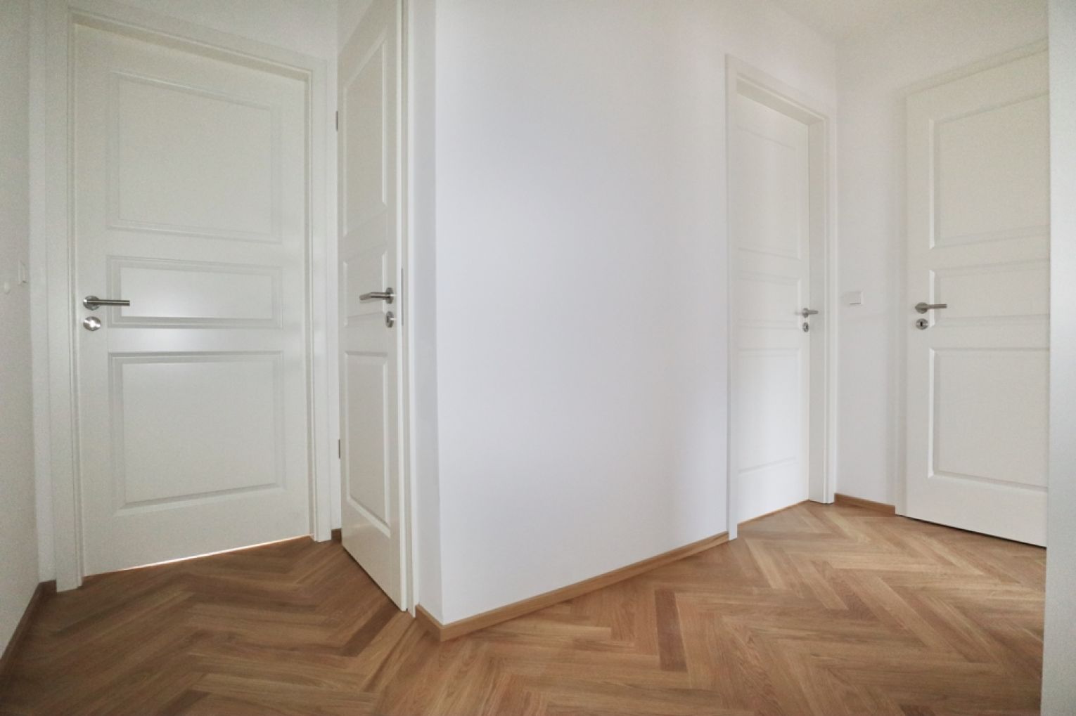 Balkon • 3-Raum Wohnung • Erstbezug • Tageslichtbad • Fußbodenheizung • Parkett • jetzt anrufen