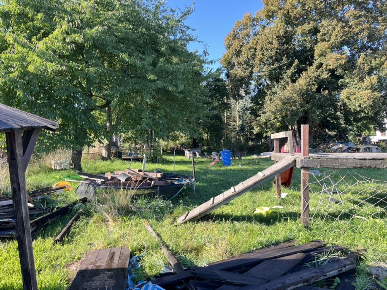 Einfamilienhaus + Nebengebäude • Hartmannsdorf • 3 Zimmer • Hof • Scheune •  Werkstatt •  Garten