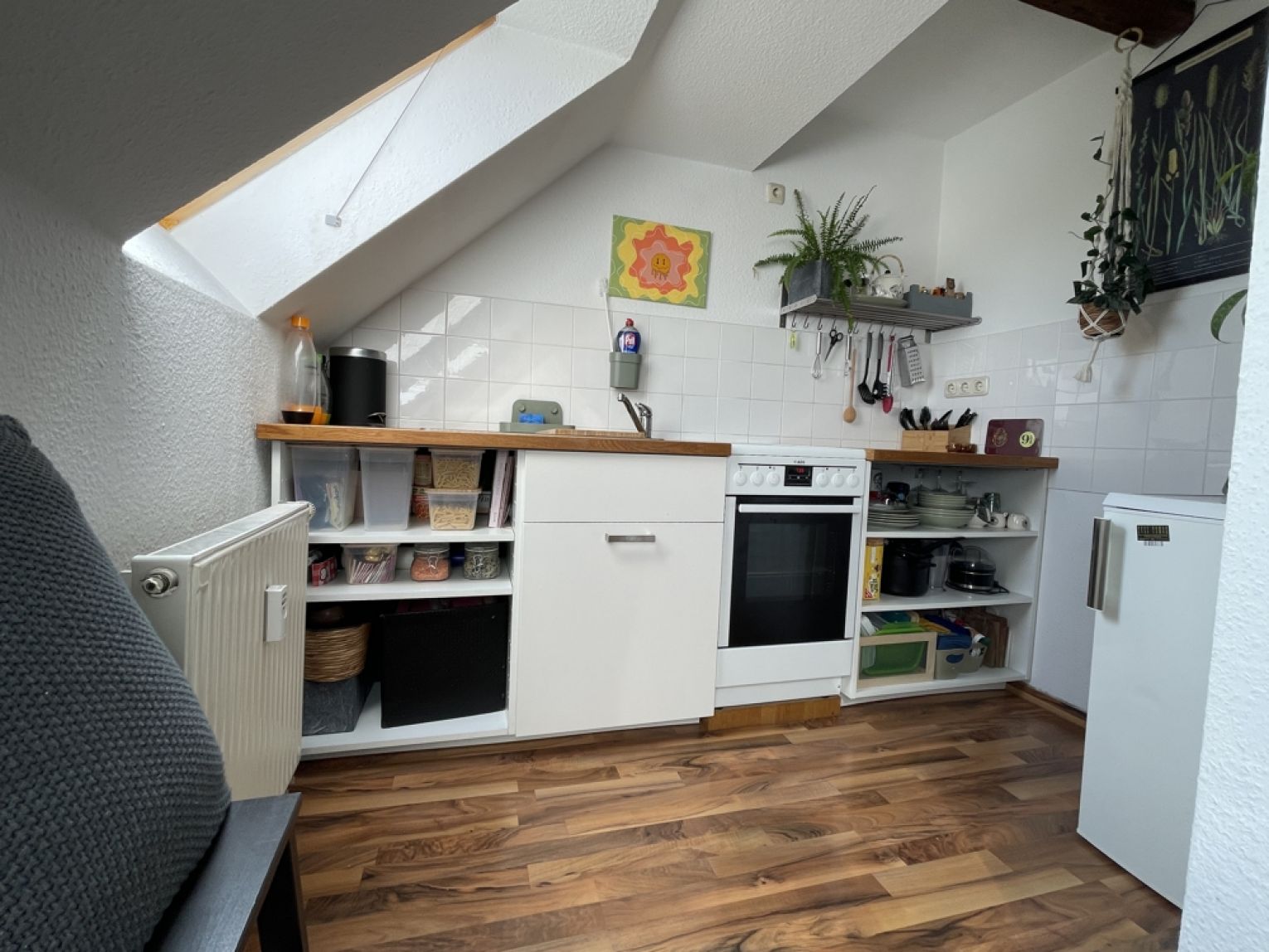 2-Zimmer • kompakt • Laminat • Balkon • frisch renoviert • frische Brötchen von BÄCKEREI im Haus 