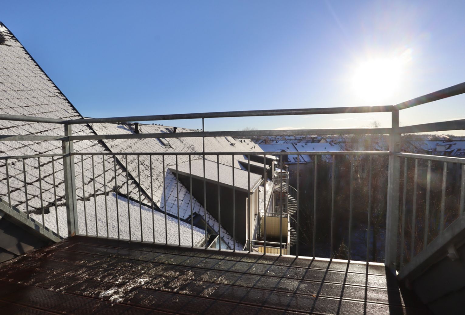 3-Raum Wohnung • Dachgeschoss • in Schloßchemnitz • Maisonette • 2 Bäder • Balkon • jetzt anrufen