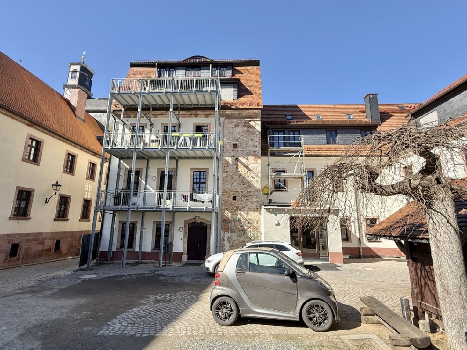 MEGA Ambiente • 4 Zimmer • Fussbodenheizung • offener Wohn-Esbereich • riesiger Balkon • TOP-BAD!