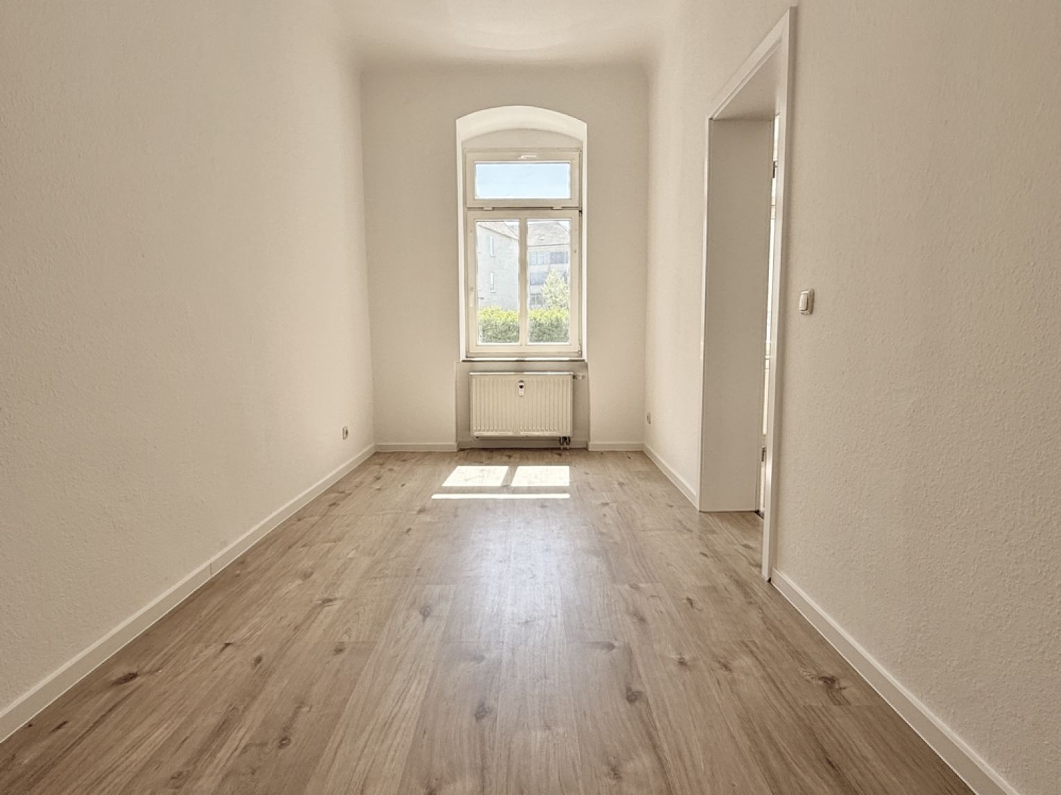 2-Raum Wohnung • in Chemnitz - Bernsdorf • Bad mit Fenster & Wanne • neu renoviert • in Uni-Nähe
