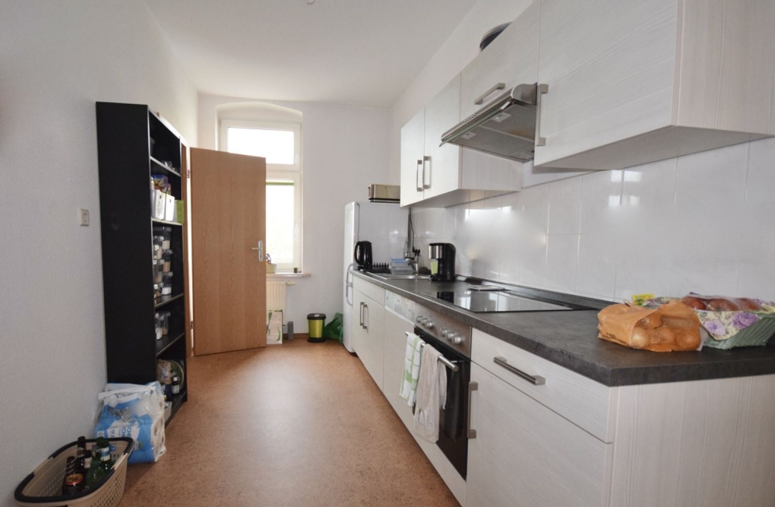 2-Raum • Einbauküche •  Gartenmitbenutzung  • Laminat • ruhige Lage • Altendorf • mal anschauen?