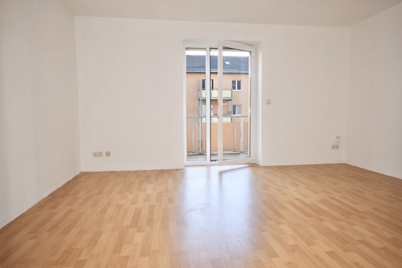 3-Raum • Tageslichtbad mit Wanne • am Heimgarten • Balkon • Top-Preis! • Fussbodenheizung