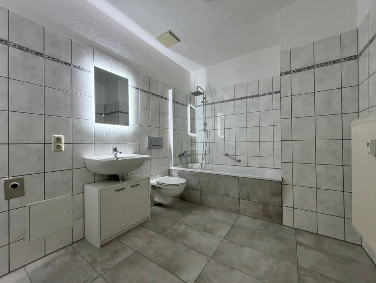 3 Zimmer • mit Balkon • Einbauküche • auf dem Kaßberg • in Chemnitz • zur Miete • ab sofort frei!