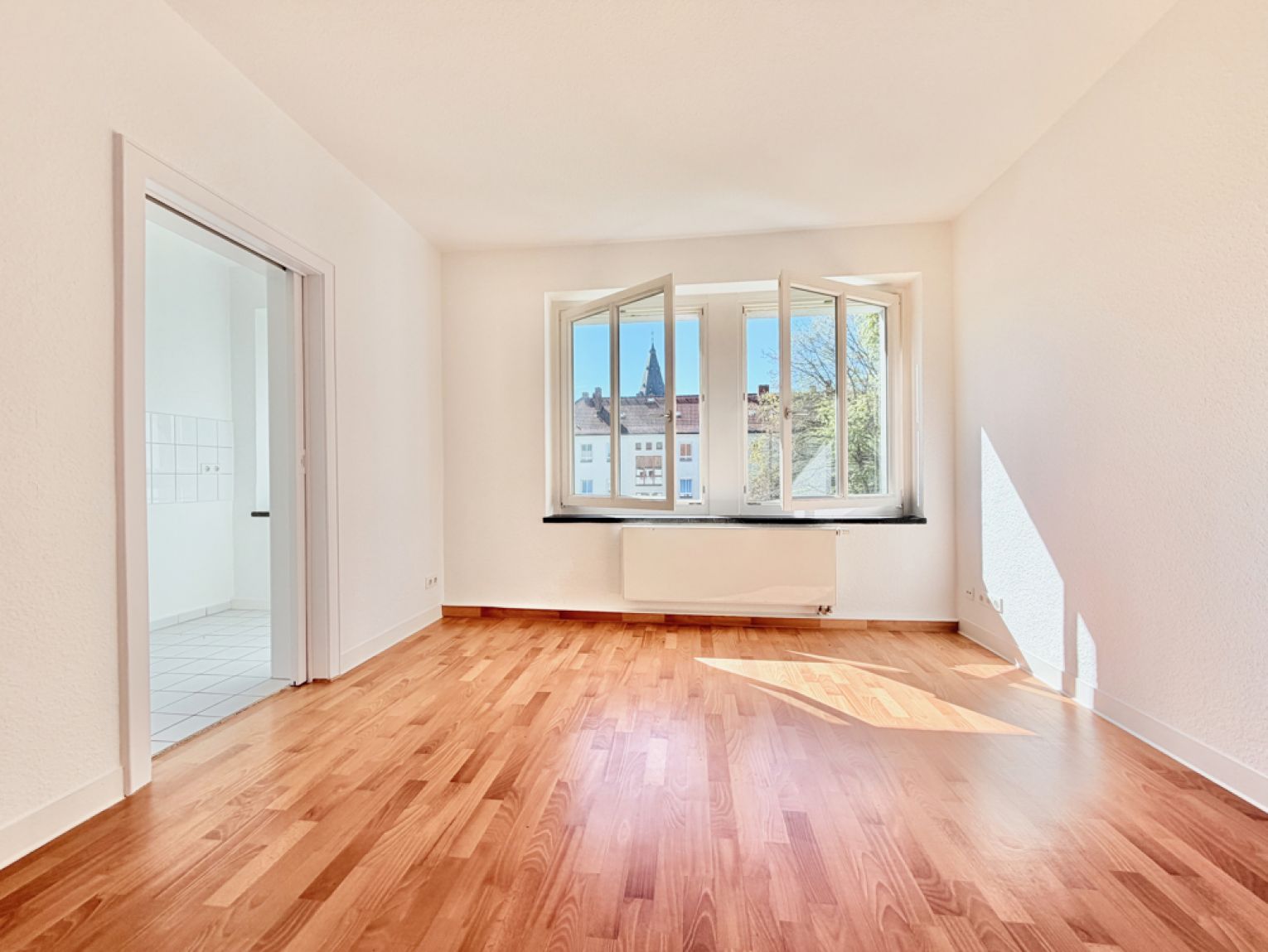 in Chemnitz • 2 Zimmer • zur Miete • mit Einbauküche • im Lutherviertel • jetzt besichtigen!