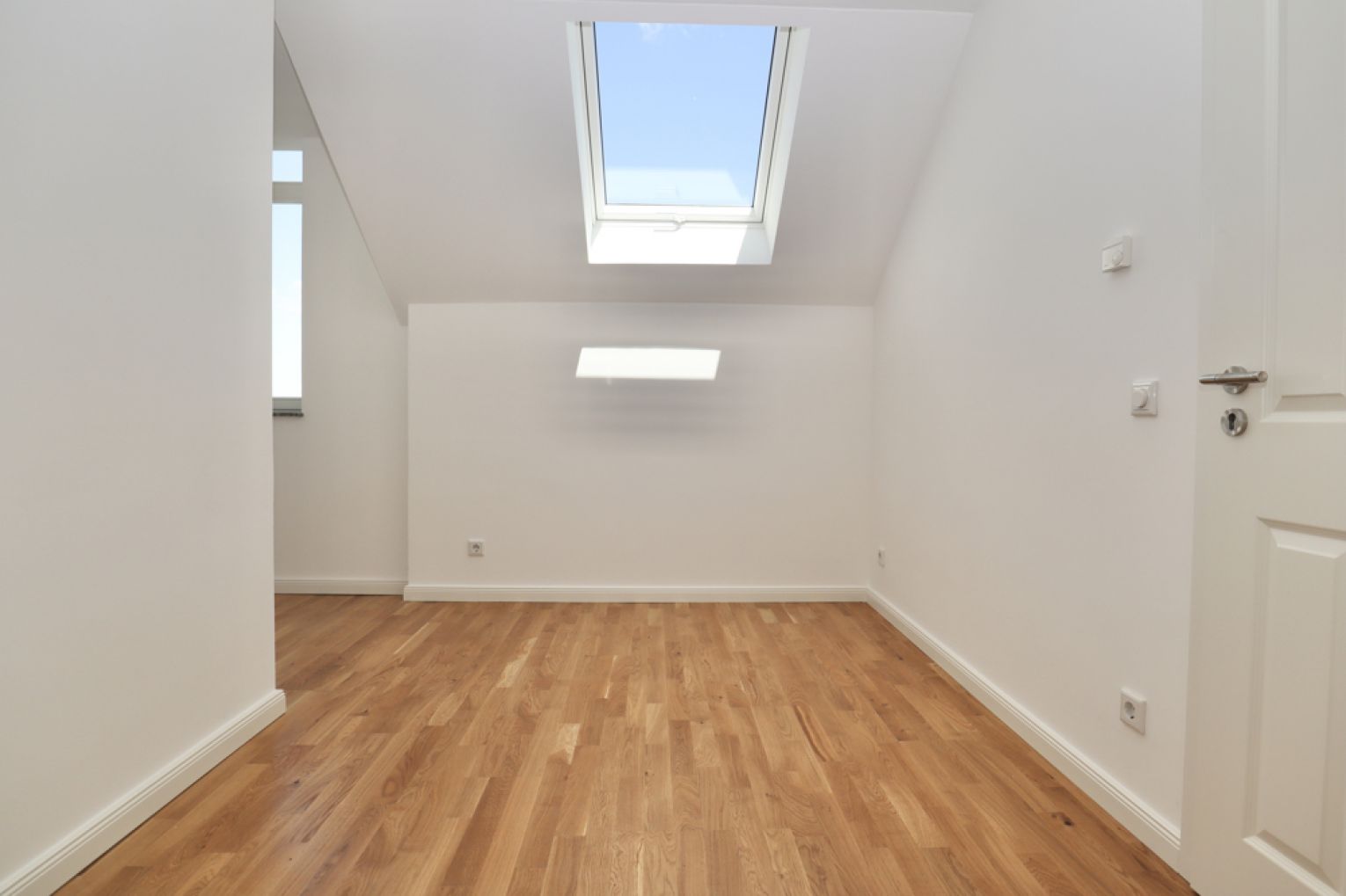 Dachgeschoss • 2-Raum Wohnung • Chemnitz • Sonnenberg • Fußbodenheizung • Erstbezug • jetzt anrufen