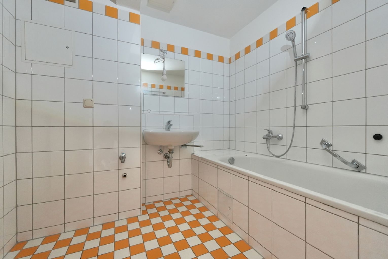 3 Zimmer • Dachgeschoss • Maisonette • mit Einbauküche • in Bernsdorf • jetzt mieten