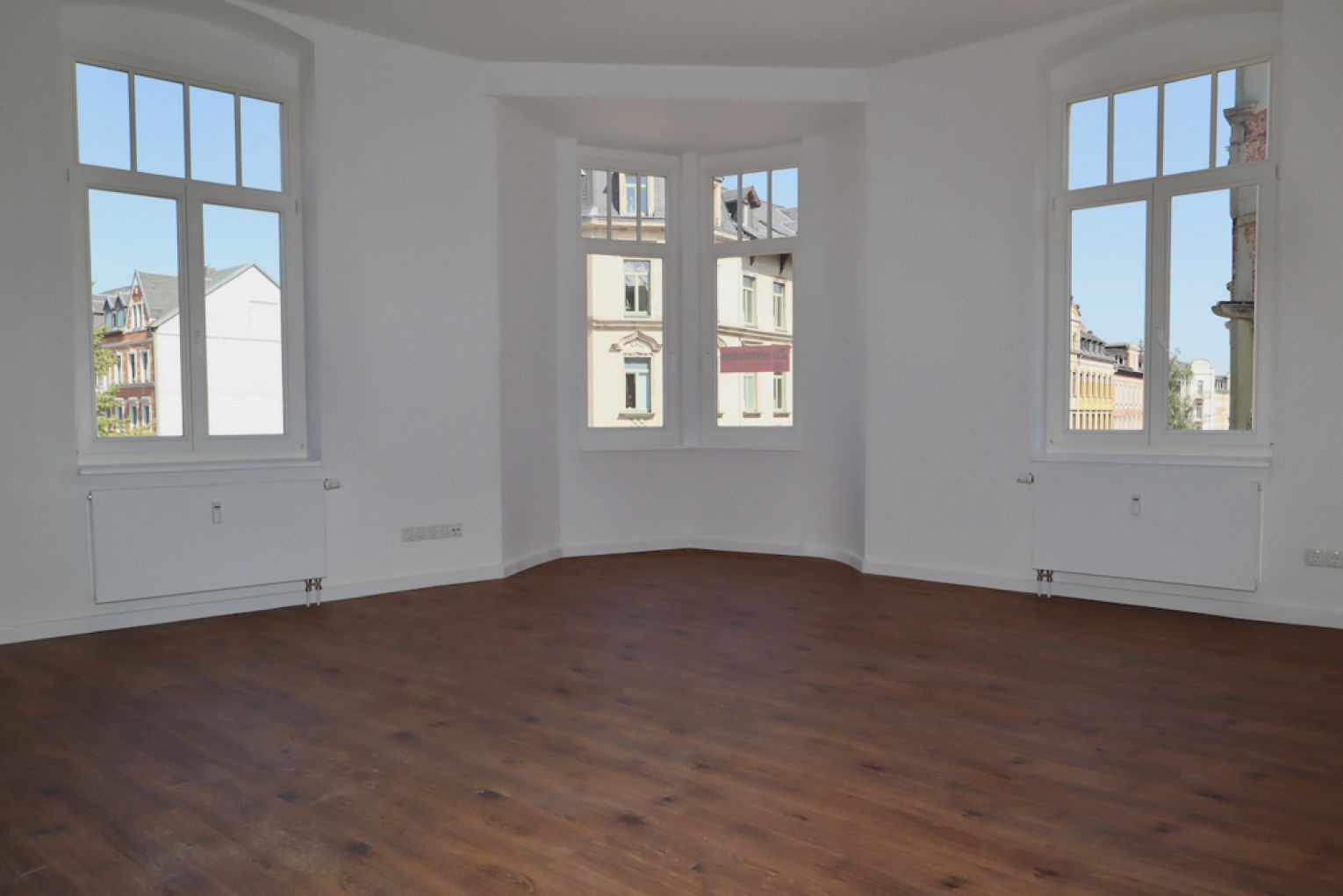 4 Zimmer • offene Küche • große Portaltüren • vollausgestattes Tageslichtbad • moderne Böden • TOP!