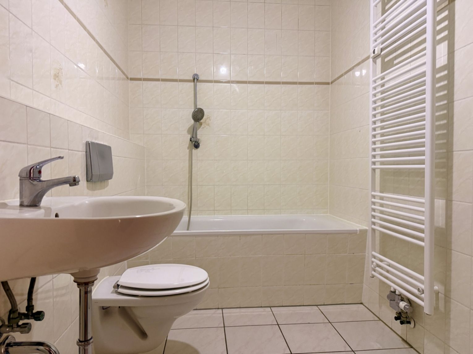 2-Raum • Kaßberg • Einbauküche • Südbalkon • niedrige Nebenkosten • Bad mit Wanne • TOP!