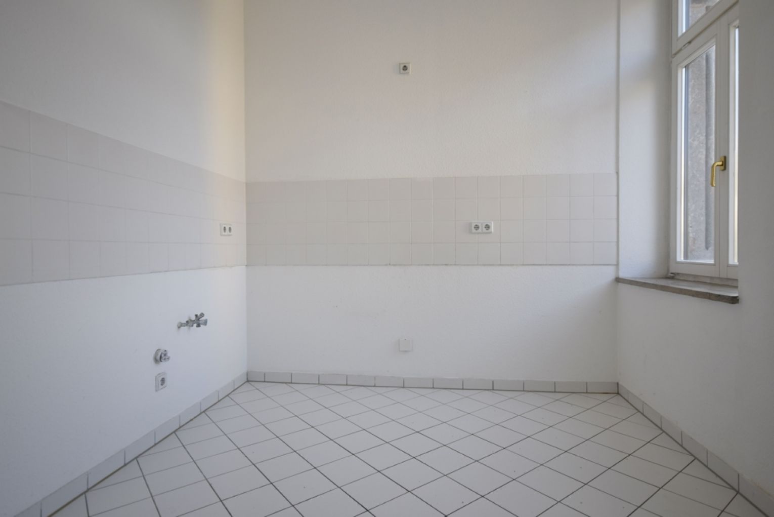 Top-Ausstattung • weiße Stiltüren • Parkett • Aufzug • Balkon • höherwertig saniert • anschauen!?