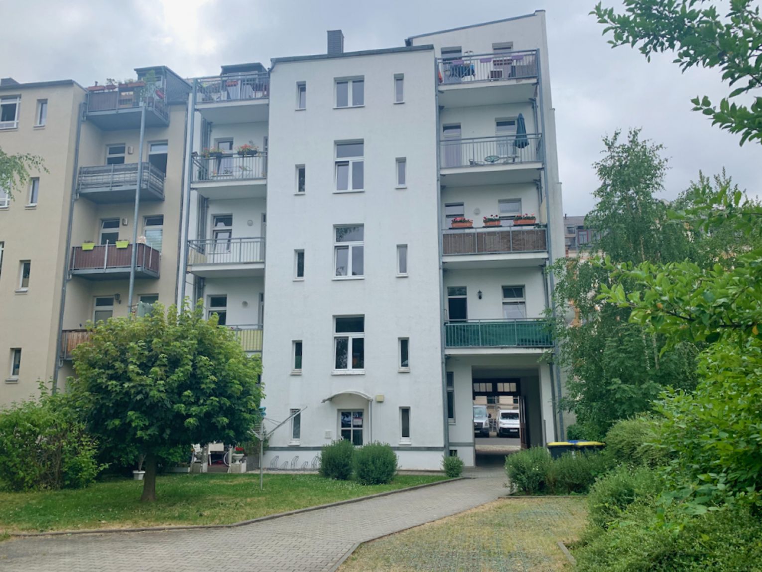 Schloßchemnitz • 2 Zimmer • Balkon • schickes neues Laminat • ruhige Lage • gleich mal anschauen!?