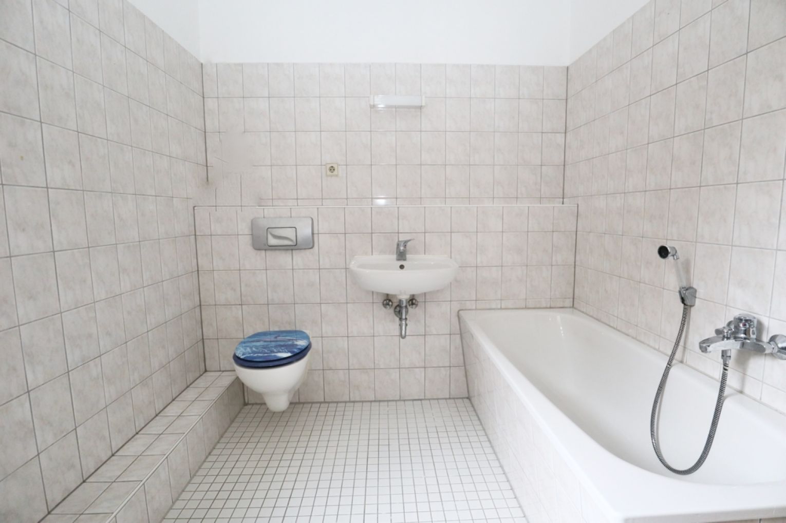 Gutschein • Hilbersdorf • Tageslichtbad mit Wanne • in Chemnitz • 2 Zimmer • Mieten • jetzt mieten!