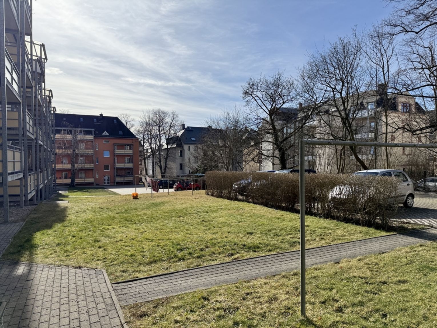 SELTEN! • 4 Zimmer • Balkon • ruhige Lage • Bad mit Wanne • neues Laminat in Absprache • anschauen?