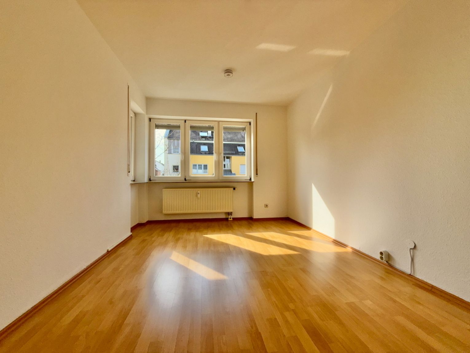 3 Zimmer • mit Balkon • Tiefgarage • zur Miete • in Chemnitz • Grüna • jetzt direkt anschauen!
