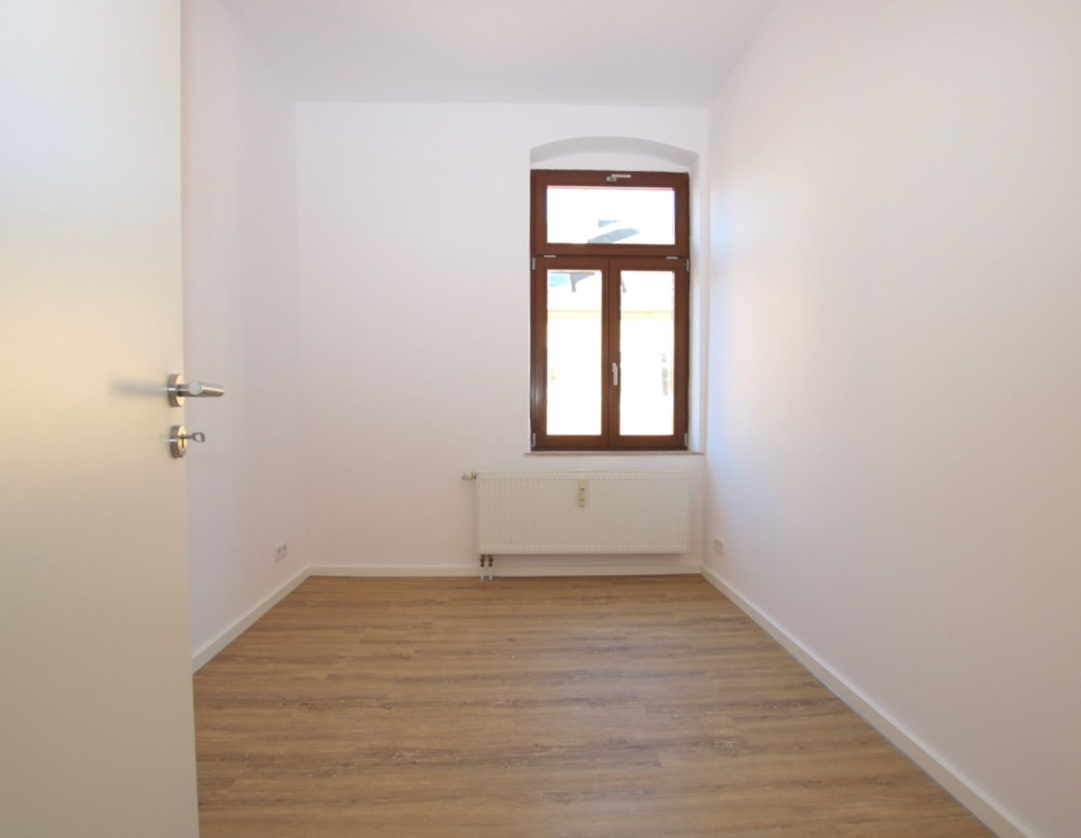 TOP! • 5-Zimmerwohnung • Hell • Laminat • Bad mit Wanne • Wohnküche • Sonnenberg • jetzt anschauen!