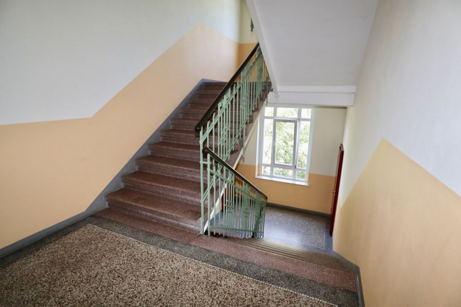 Kaßberg • jetzt schnell sein • 2-Zimmer • mit Balkon • Einbauküche •  MIETEN • bald wieder frei!