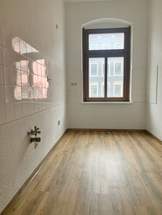 Laminat • Balkon • frisch renoviert • frische Brötchen • BÄCKEREI im Haus  • jetzt Termin machen