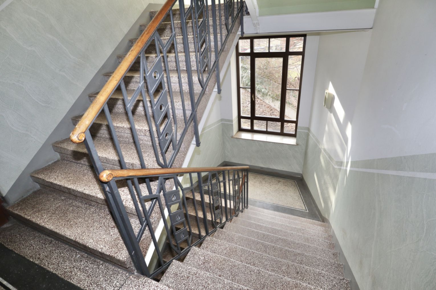 2 Zimmer • in Schloßchemnitz • Altbau • vermietet • Balkon • Einbauküche • Eigentumswohnung • kaufen