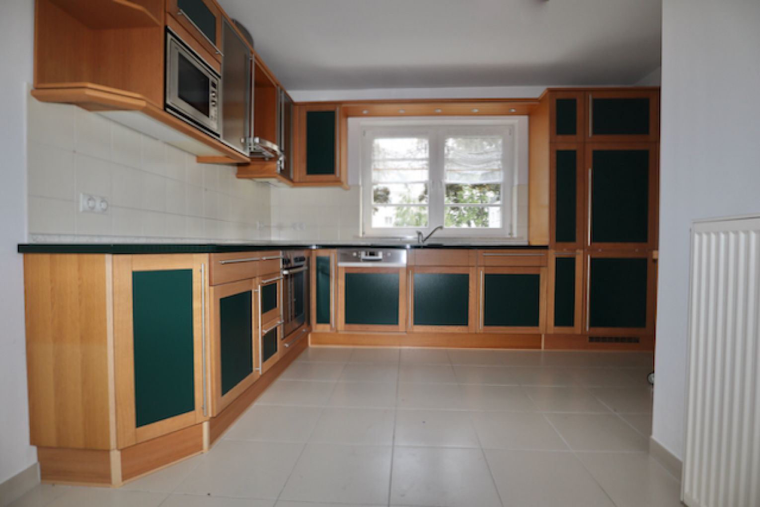 in Gablenz • Reihenhaus • toller Garten • Garage • Terrasse • Kaminanschluss • mit Küche • zur Miete