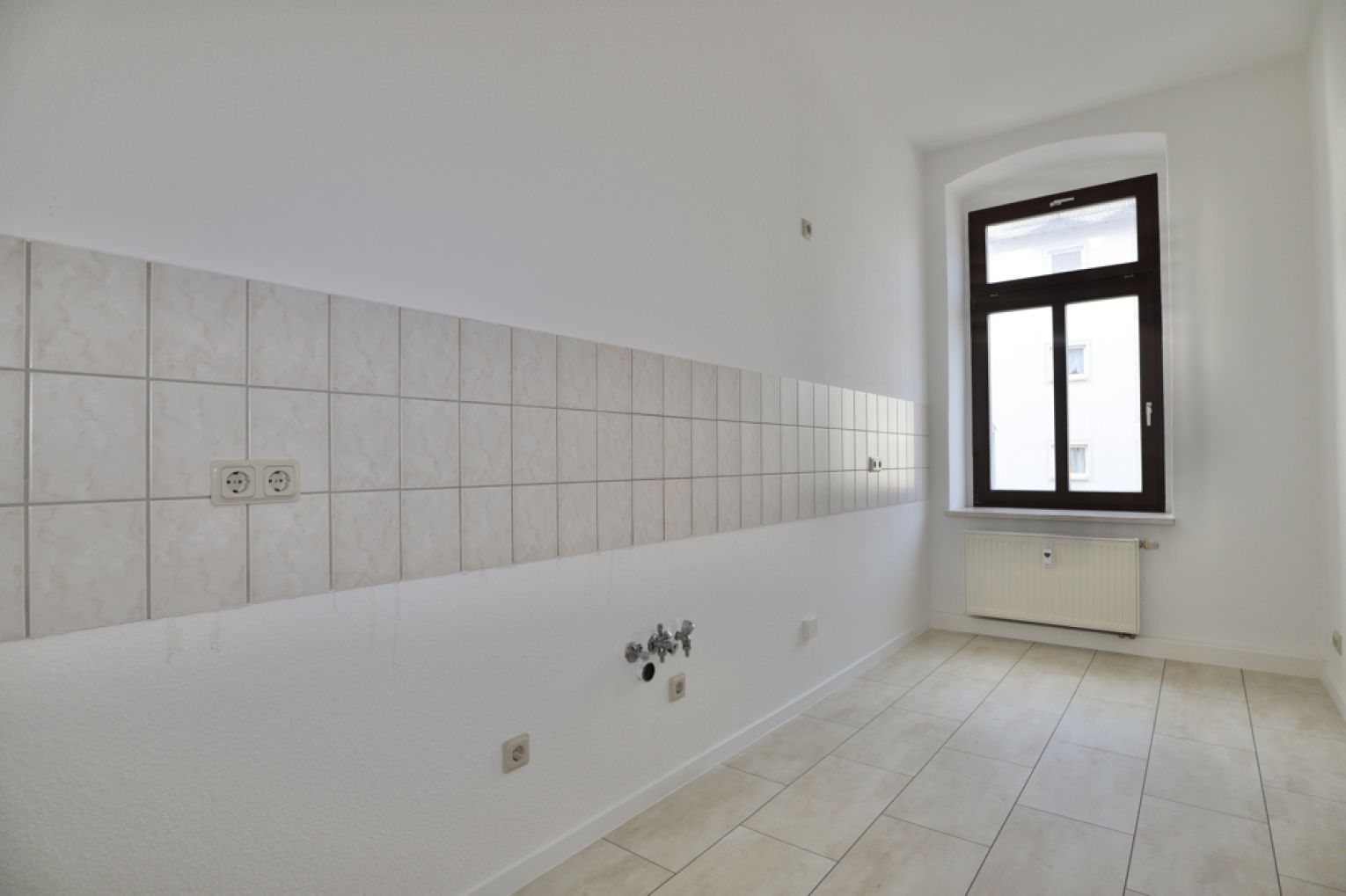 Sonnenberg • 3-Zimmer • Mietwohnung • Einbauküche • in Chemnitz • neues Laminat • modern • ruf an!