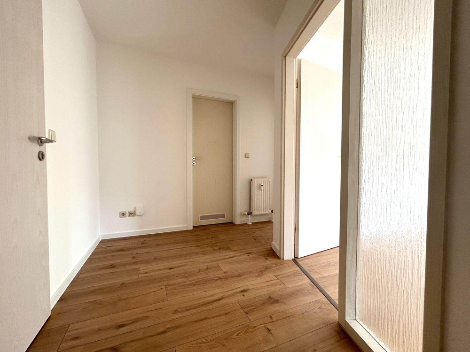 2 Zimmer • individuell • mit Aufzug • Balkon • lichtdurchflutete Räume • mit Stellplatz