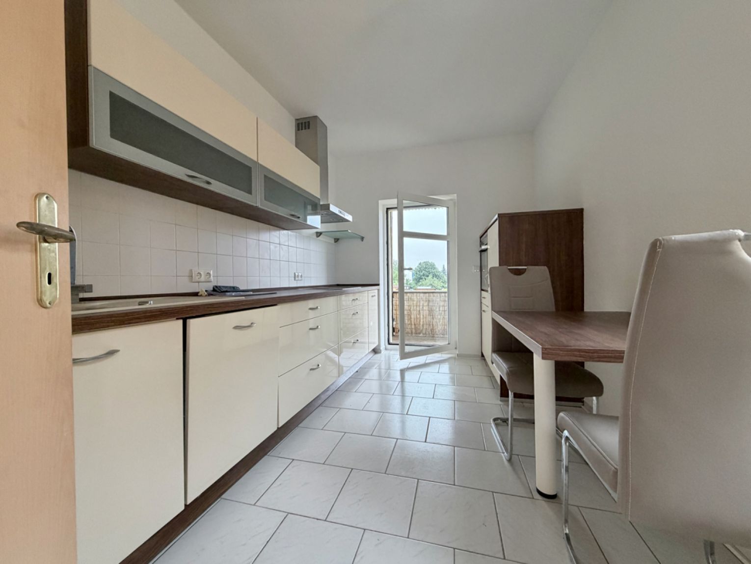 Hartmannsdorf • Eigentumswohnung • 4 Zimmer • mit Balkon • selbst nutzen! • ab sofort verfügbar