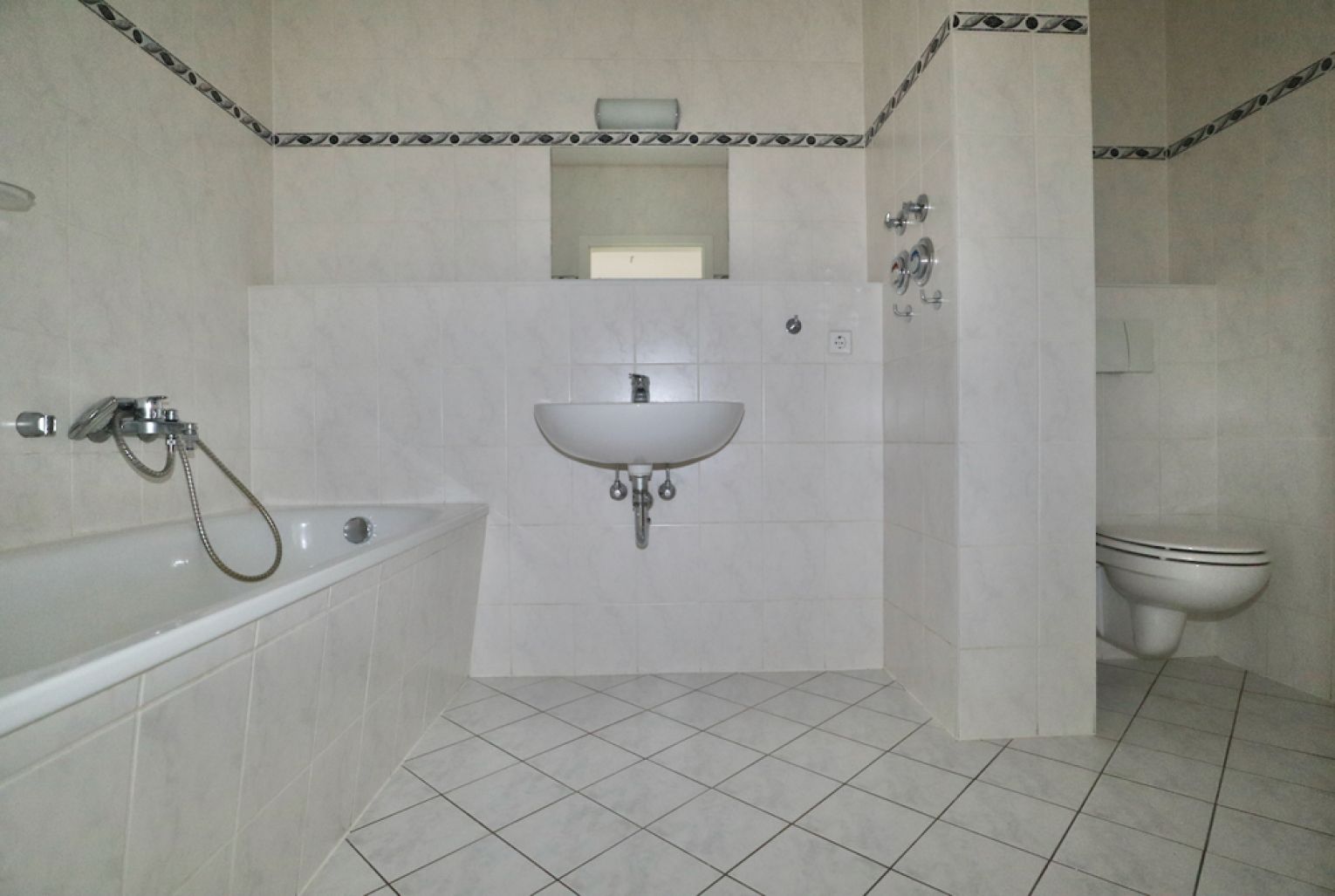 Kaßberg • große 3-Raum Wohnung • Dachgeschoss • Balkon • Chemnitz • modern • jetzt mieten
