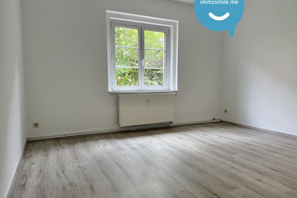 TOP! • 3-Raum • Kaßberg • Balkon • Tageslichtbad • neues Laminat • Stellplätze! • jetzt einziehen