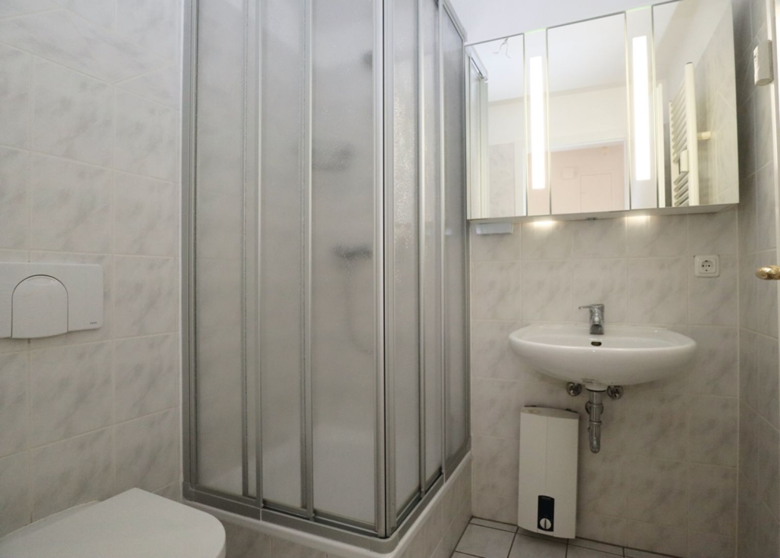 2 Zimmer • mit Einbauküche • GUTSCHEIN• Dusche  • jetzt  Besichtigung vereinbaren