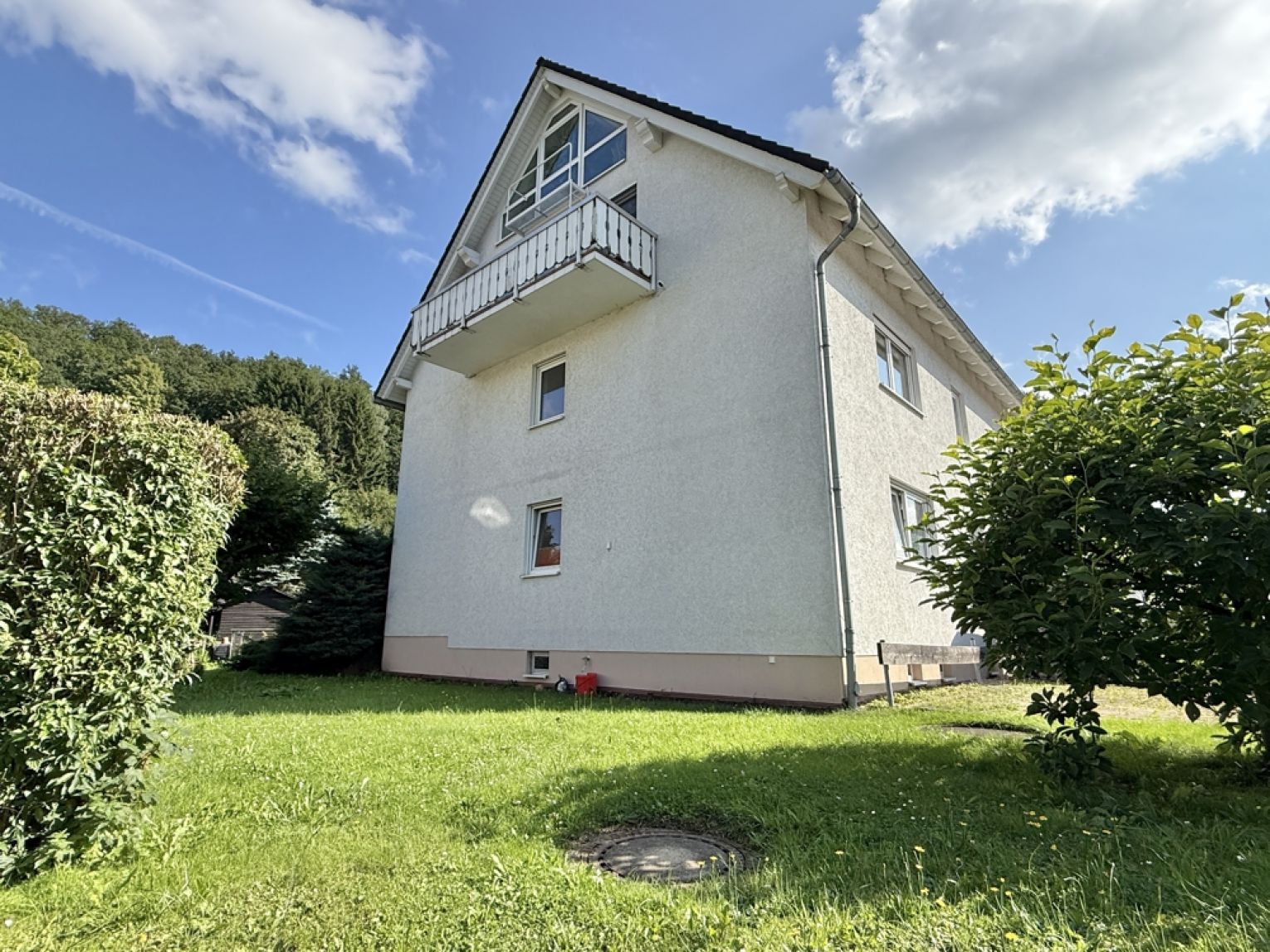 Große Terrasse • Sonnig • 3 Zimmer • ruhige Lage • Laminat • Bad mit Fenster • Stellplatz