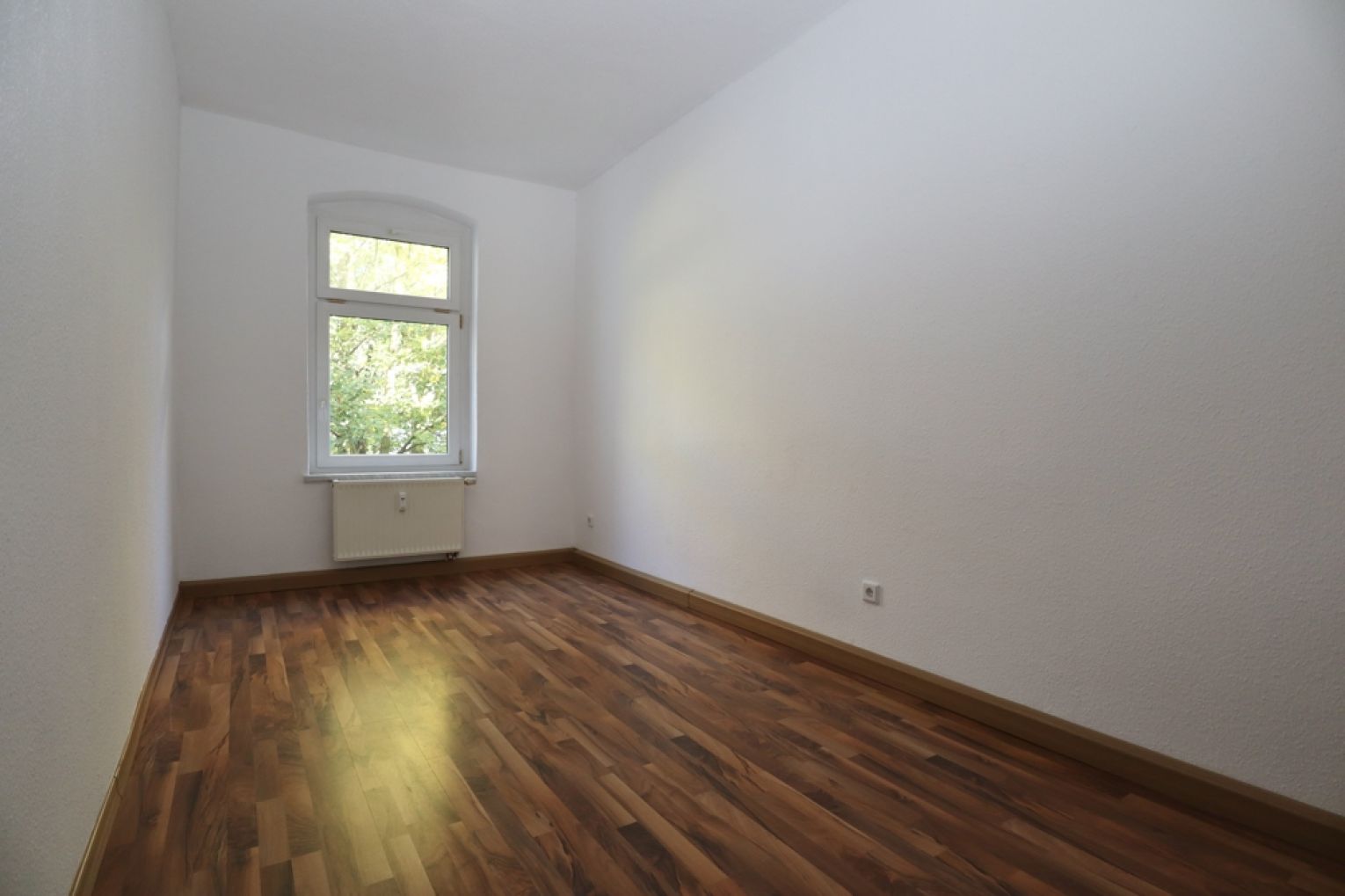 Gablenz • Einbauküche • 3-Raum Wohnung • ruhige Seitenstraße • zur Miete