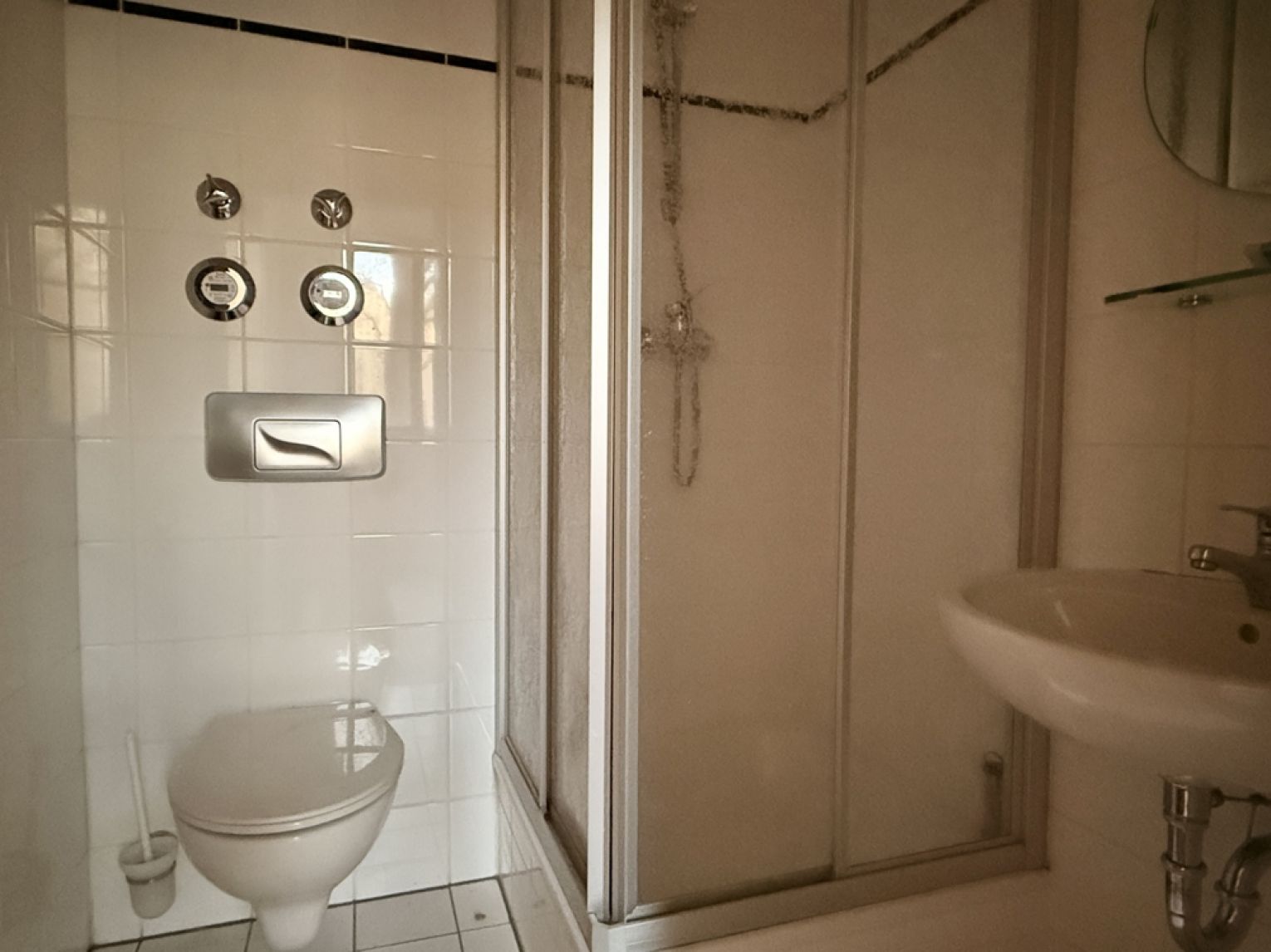 1Zimmer • offene kleine Küche • Sanitäranlage • ruhig gelegen